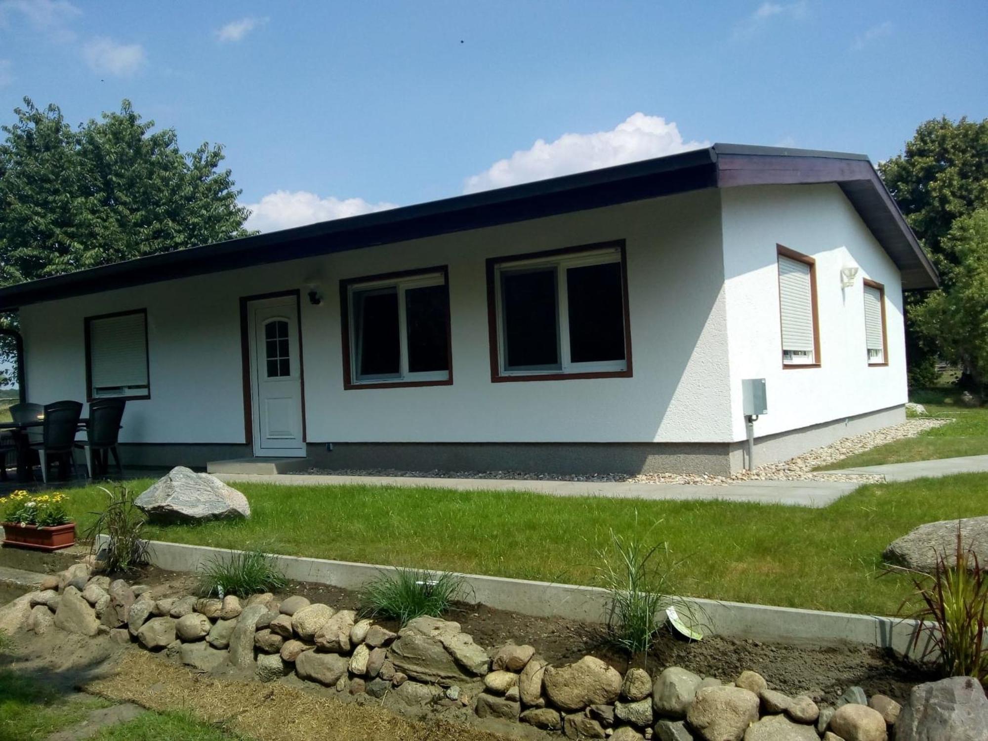 Behaglicher Bungalow Fuer Mensch Und Hund Barkhagen Exterior photo