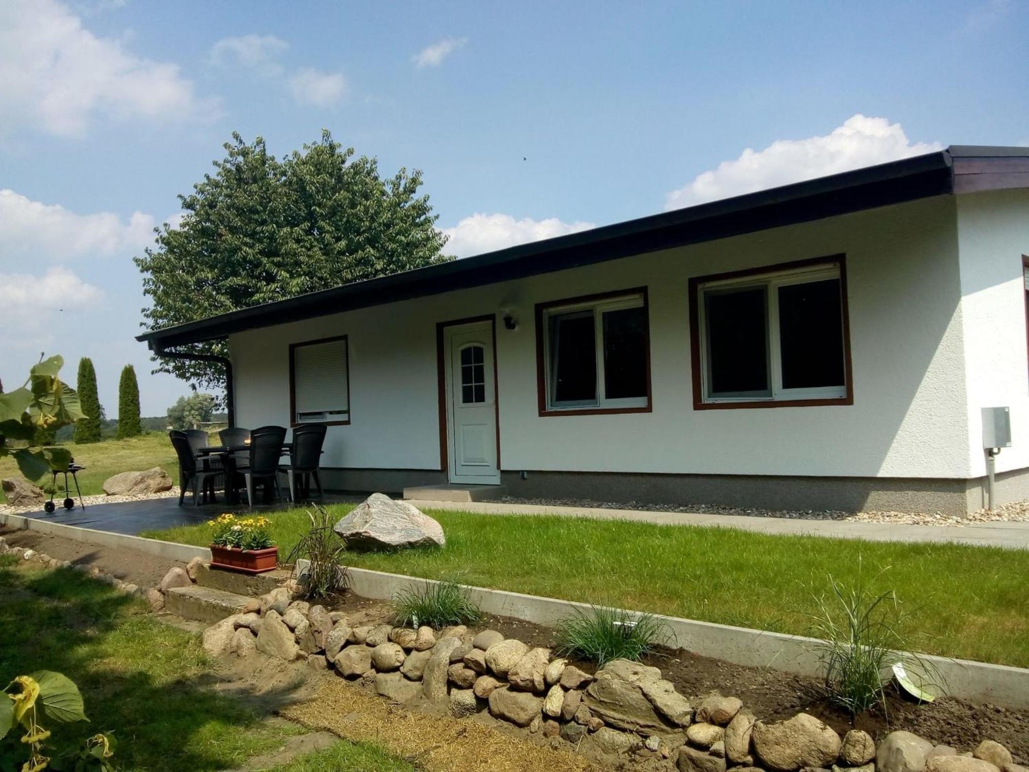 Behaglicher Bungalow Fuer Mensch Und Hund Barkhagen Exterior photo